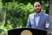 هیچگونه تغییر قیمت نان و بنزین در دستور کار دولت نیست/ پرداخت نقدی یارانه همچنان ادامه دارد