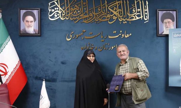 درخشش ابراهیم فلاح عکاس ساروی در اولین جشنواره ملی “بانوی ایرانی”
