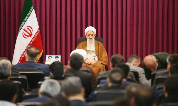 منش پهلوانی به عنوان الگو و اسوه در جامعه مدنظر قرار گیرد منش پهلوانی به عنوان الگو و اسوه در جامعه مدنظر قرار گیرد