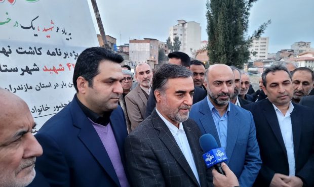اقدامی به‌نام “تقدیم نهال ایثار” توسط شهرداری نکا در هفته منابع طبیعی