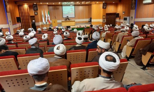 تقدیر از طلاب جوان المپیادی در آمل تقدیر از طلاب جوان المپیادی در آمل