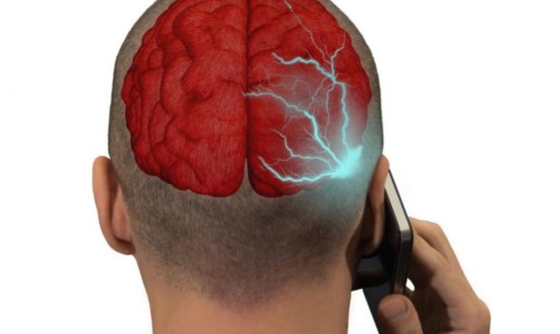 از گوش چپ برای جواب دادن به موبایل استفاده کنید