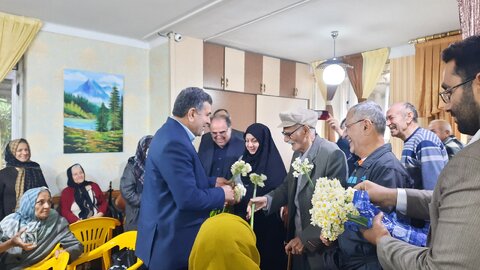 گرامیداشت روز پدر توسط مدیرکل بهزیستی مازندران و بابایی کارنامی نماینده مجلس گرامیداشت روز پدر توسط مدیرکل بهزیستی مازندران و بابایی کارنامی نماینده مجلس