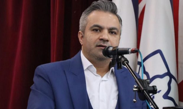 کادر درمان در خط مقدم خدمات قرار دارند