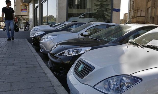 کاهش قیمت خودروهای داخلی در پی بروز حملات ایران و اسرائیل