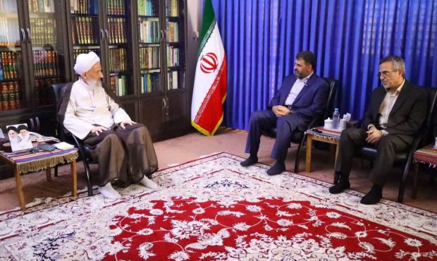 جریان خادمیاری باید ناب باقی بماند