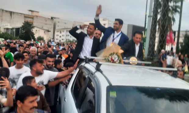 استقبال گرم از محمدهادی ساروی دارنده مدال طلای کشتی فرنگی جهان