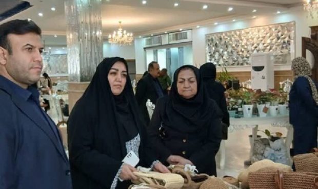 برپایی نمایشگاه توانمندی‌های زنان هنرمند مازندران در قائم‌شهر