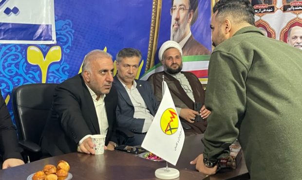 حضور میدانی سرپرست فرمانداری ساری در موکب خدمت و رسیدگی به درخواست‌های شهروندان