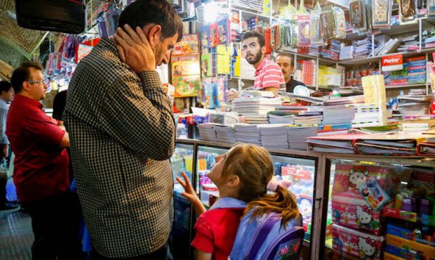 شوق «مهر» زیر آوار فاکتورهای مدرسه؛ وقتی دفتر مشق، دفتر حساب و کتاب شد